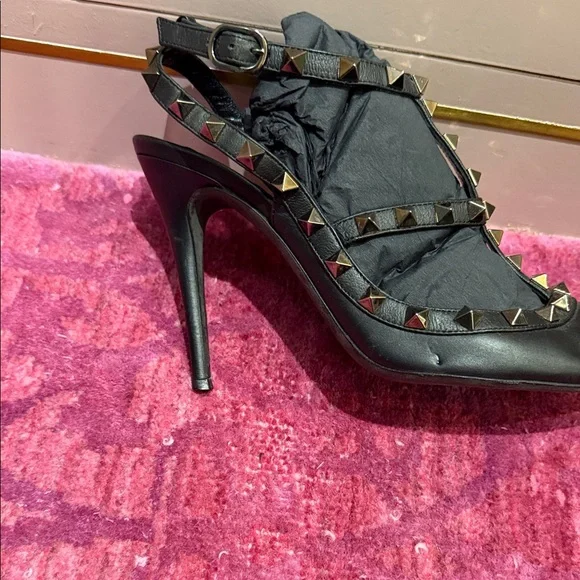 Valentino Black RockStud Pumps - Picture 7 of 8